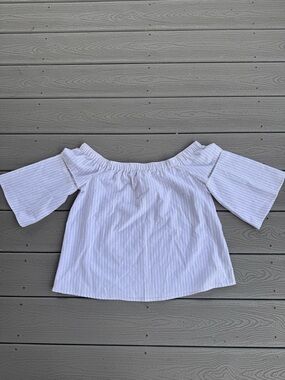 Abercrombie & Fitch off the shoulder small cotton top